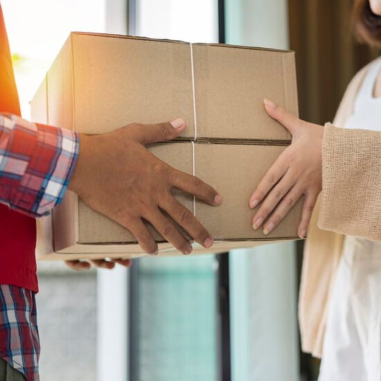 Entrega de brindes para cliente